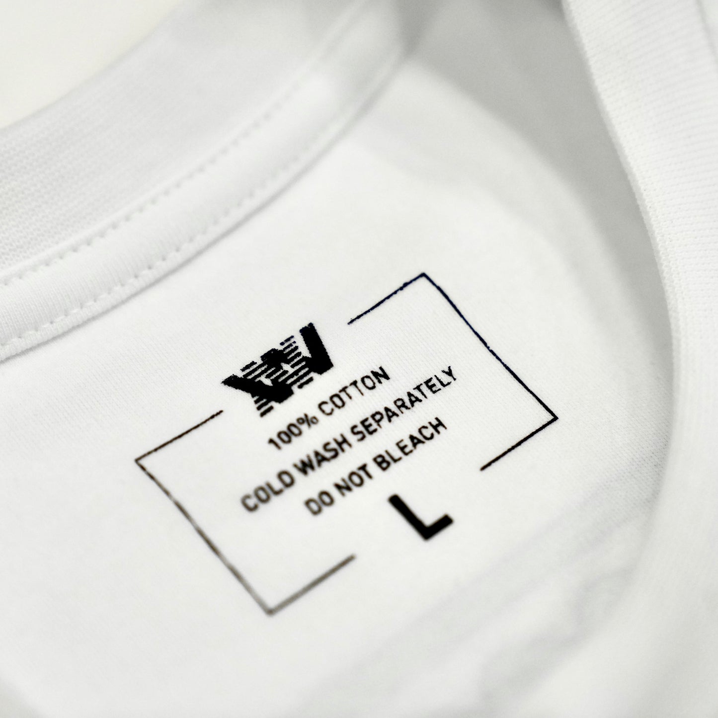 低調 TEE｜NW “Low Key” TEE